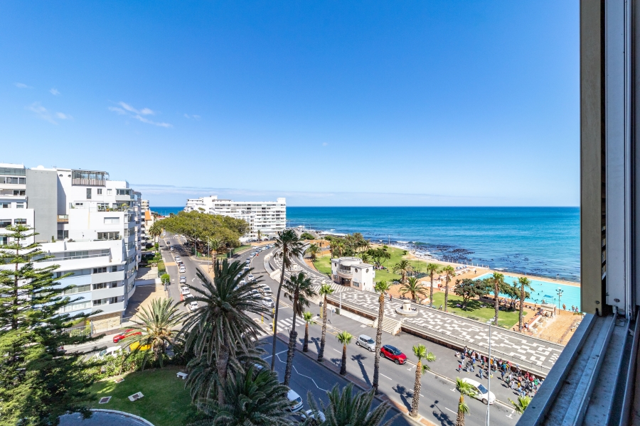 2 Bedroom Property for Sale in Sea Point Western Cape